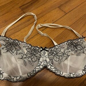 La SENZA Floral Lace Bra in White and Black